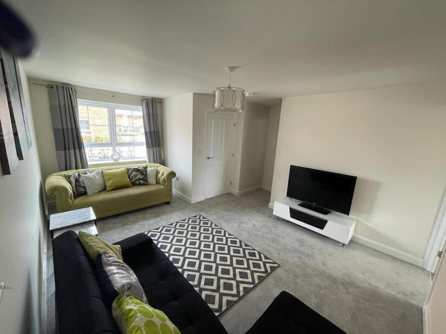 Cozy 3 Bed Sasha House In Beeston Nottingham Villa Exterior photo