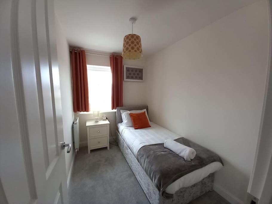 Cozy 3 Bed Sasha House In Beeston Nottingham Villa Exterior photo